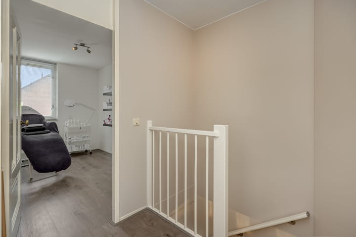 Photo 17 of Burgemeester van Heesbeenstraat 50