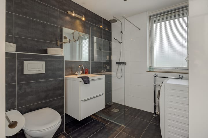 Photo 23 of Burgemeester van Heesbeenstraat 50