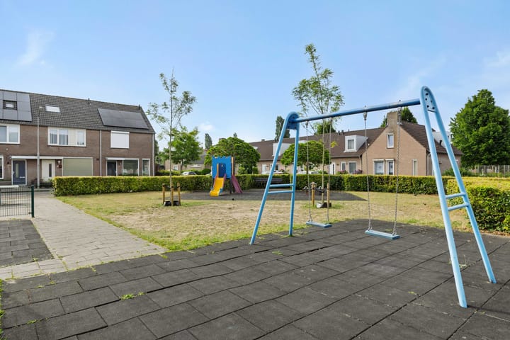 Photo 35 of Burgemeester van Heesbeenstraat 50