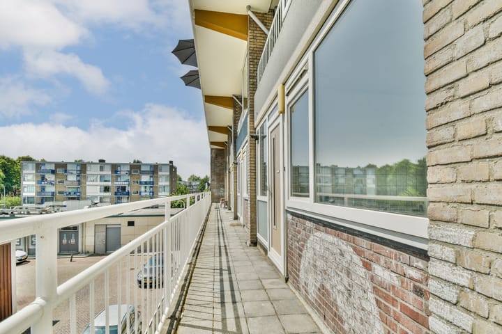 Foto 8 van Van Oldenbarneveltplein 105