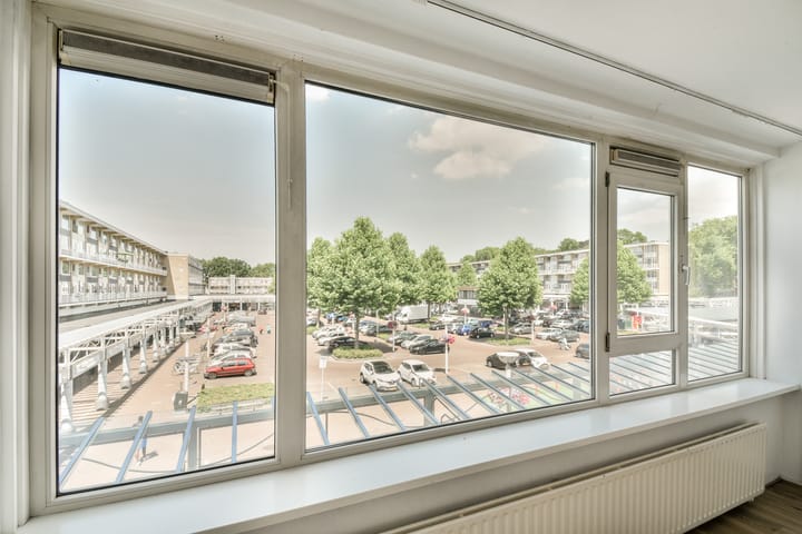 Foto 10 van Van Oldenbarneveltplein 105