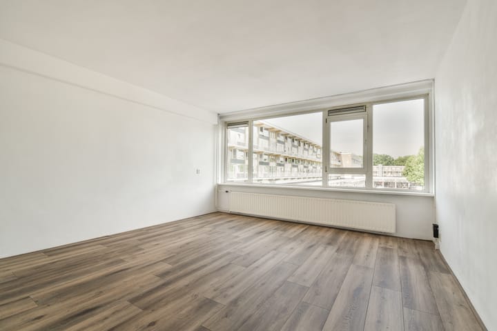 Foto 11 van Van Oldenbarneveltplein 105