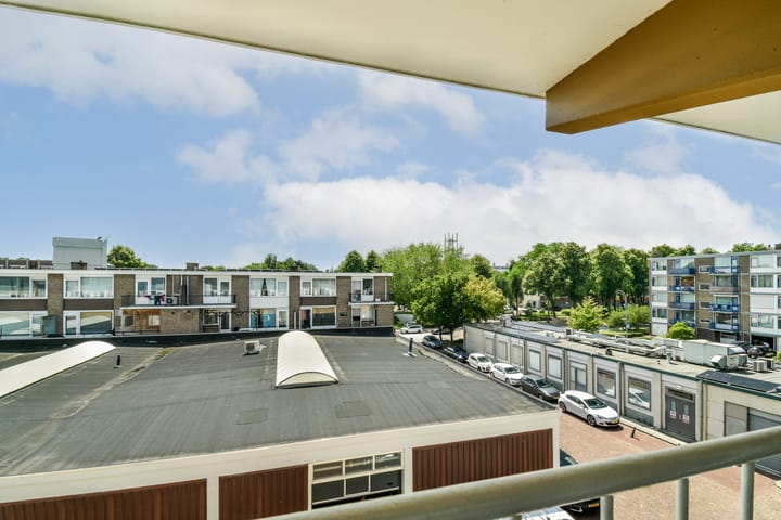 Foto 26 van Van Oldenbarneveltplein 105