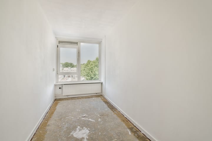 Foto 27 van Van Oldenbarneveltplein 105