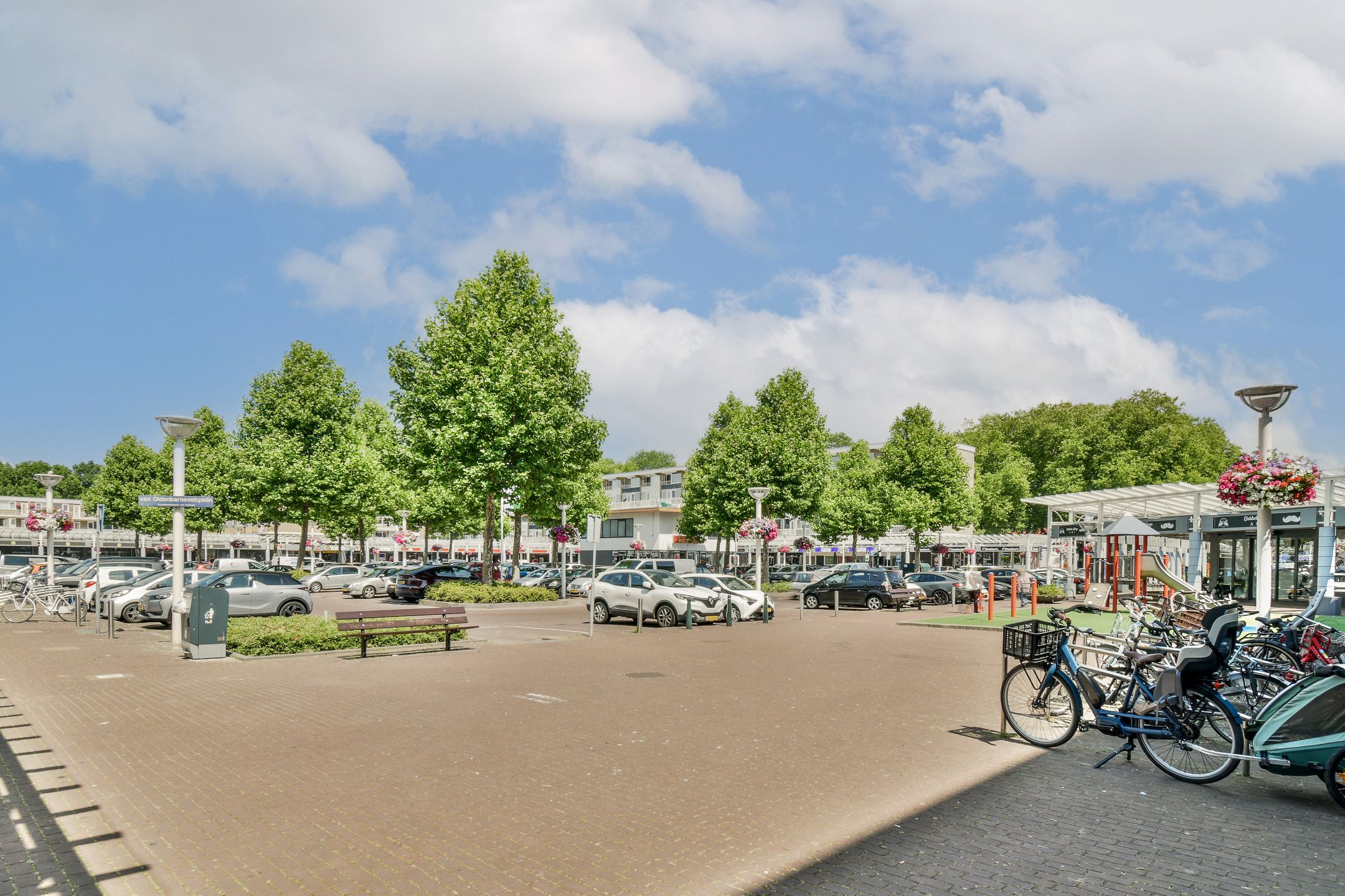 Foto 33 van Van Oldenbarneveltplein 105