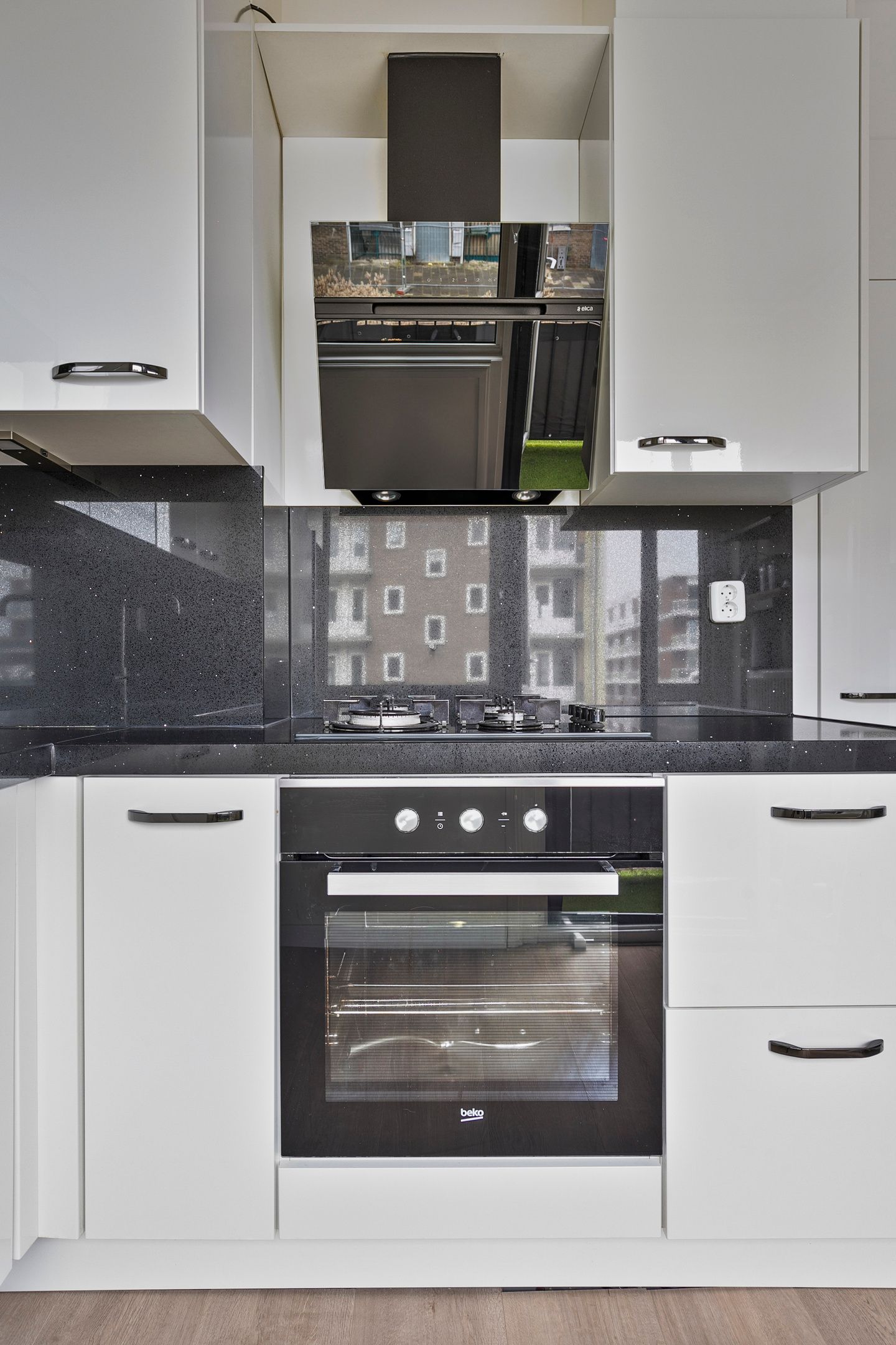 Foto 15 van Van Hanxleden Houwertstraat 69-1