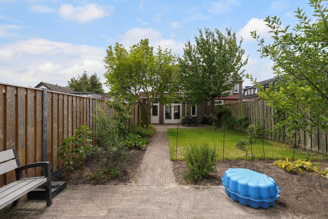 Photo 37 of Laageinde 33