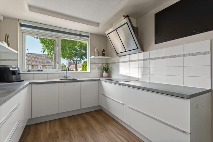 Foto 22 van Pinksterbloemweg 124