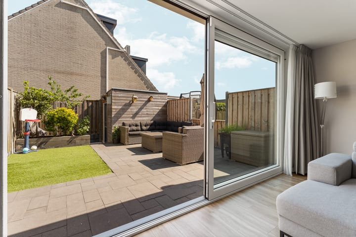 Foto 45 van Pinksterbloemweg 124