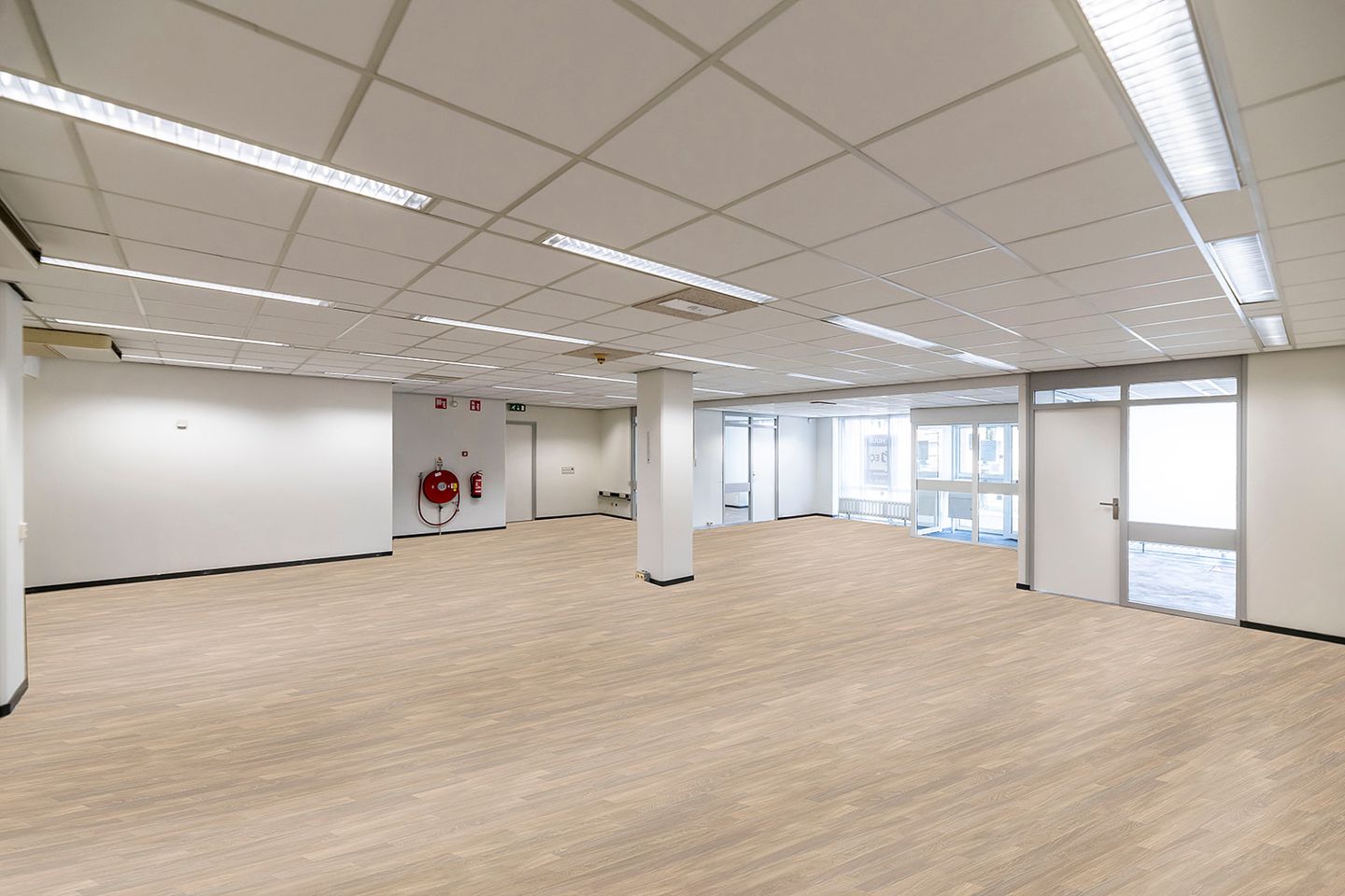 Bekijk foto 2 van Fellenoordstraat 60