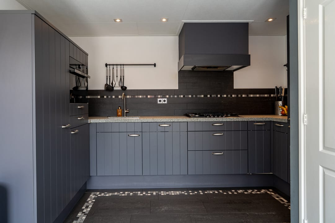 Foto 11 van Middenweg 121