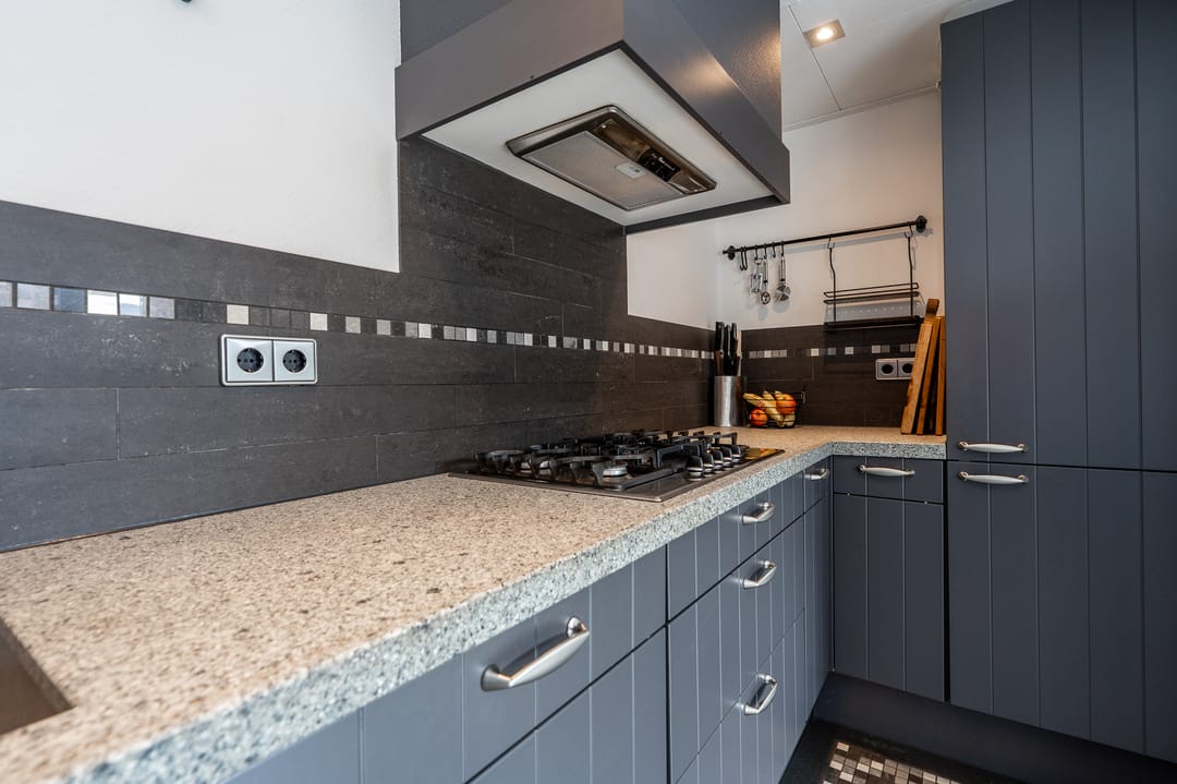 Foto 13 van Middenweg 121