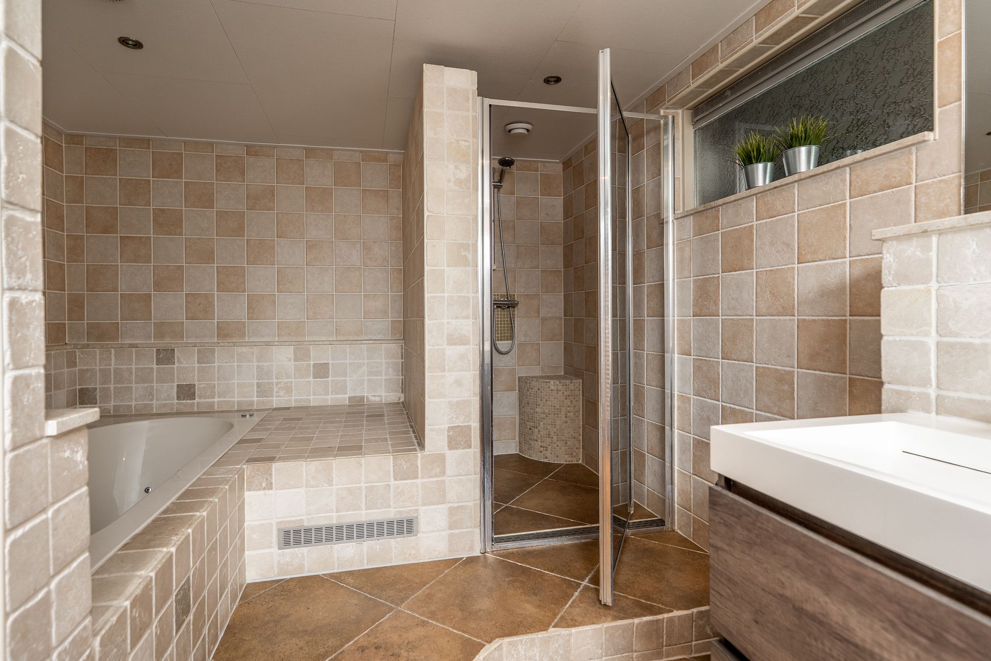 Foto 18 van Middenweg 121