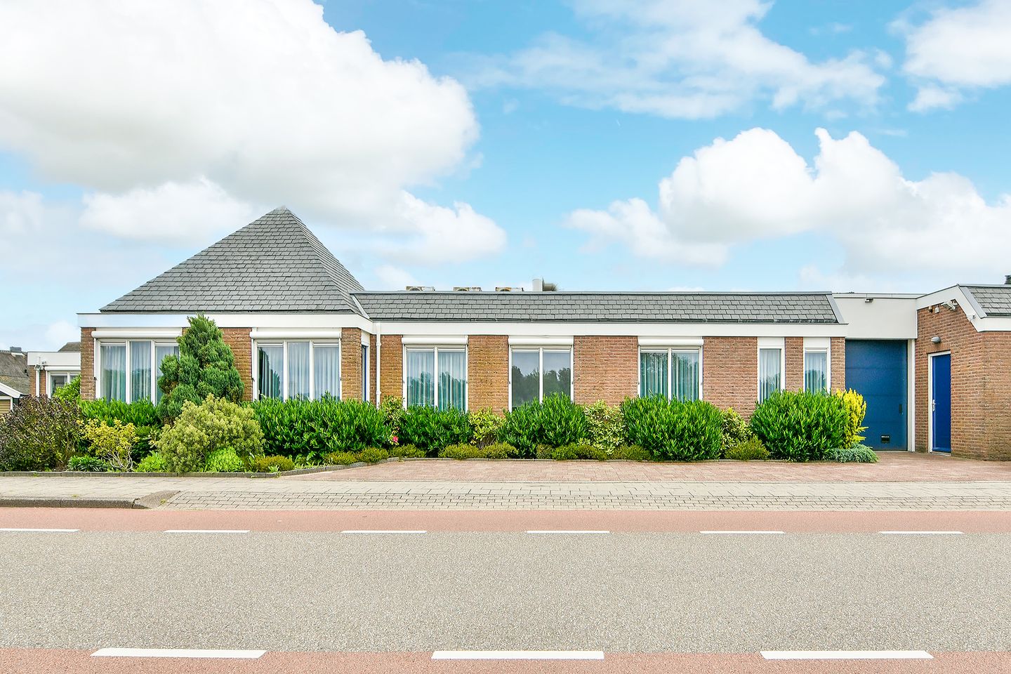 Bekijk foto 1 van Vijfhuizerdijk 21