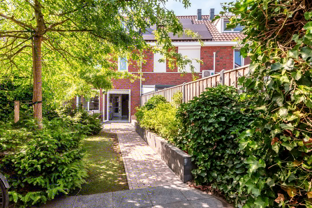 Photo 2 of Vackenordestraat 2-B