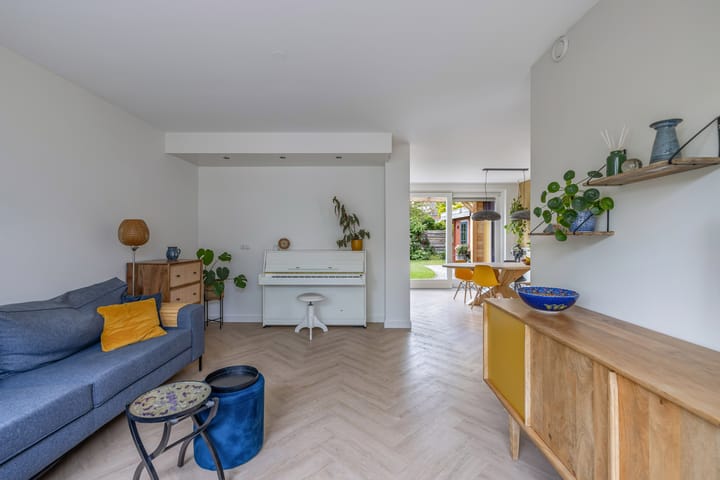 Foto 14 van Roerstraat 9