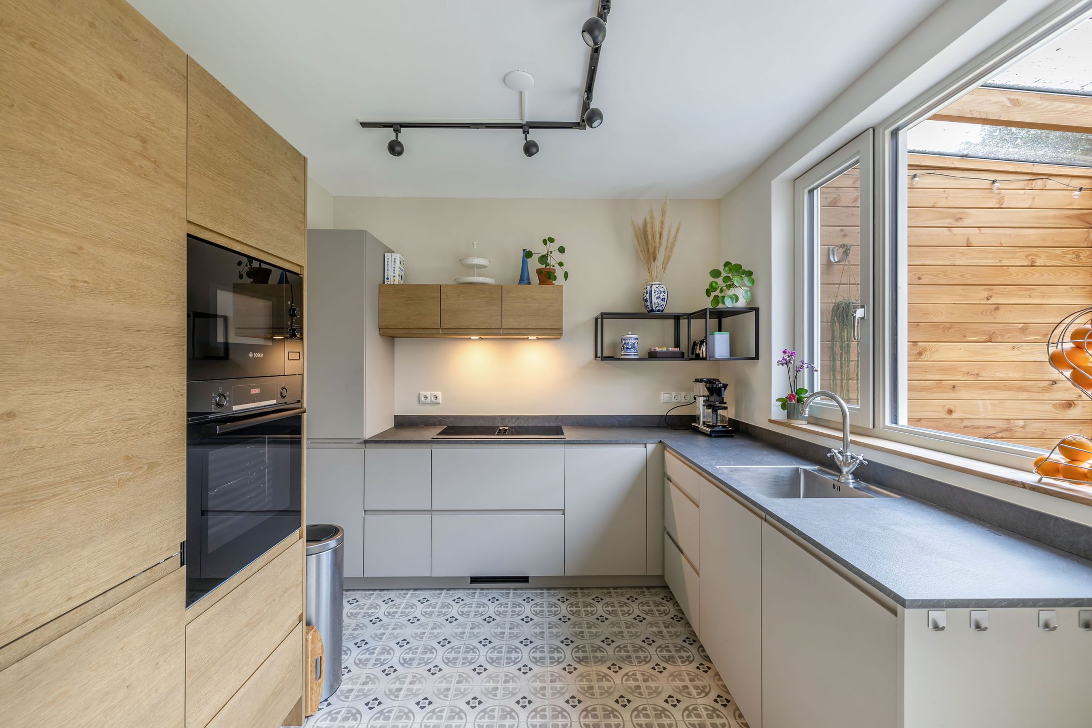 Foto 18 van Roerstraat 9