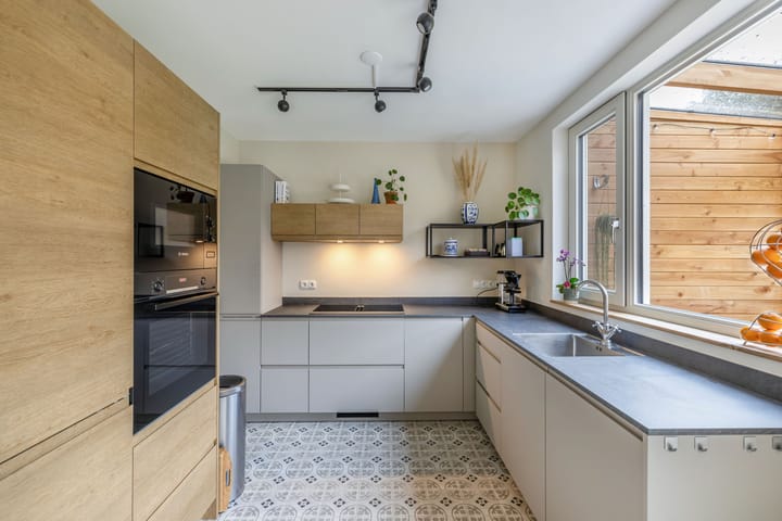 Foto 18 van Roerstraat 9