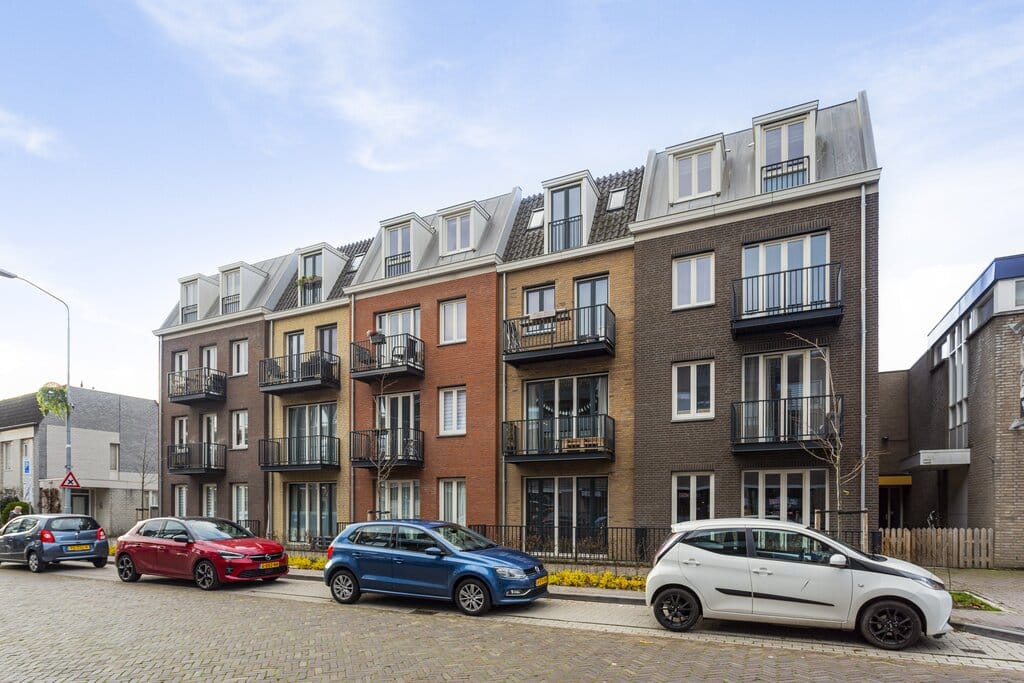 Photo 16 of Julianastraat 11-E