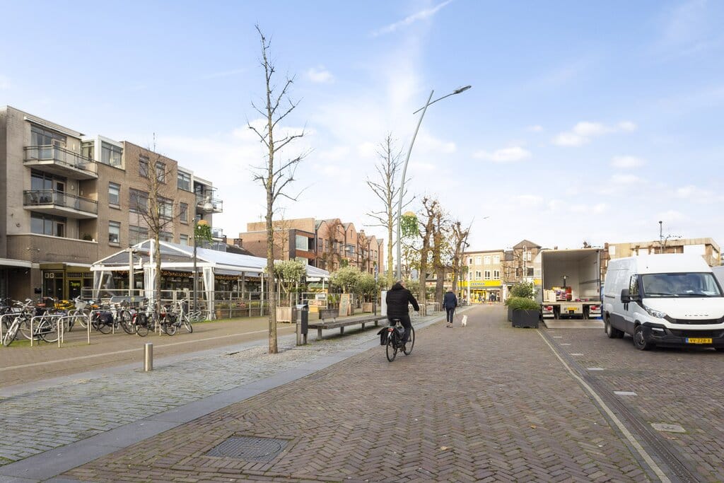 Photo 18 of Julianastraat 11-E