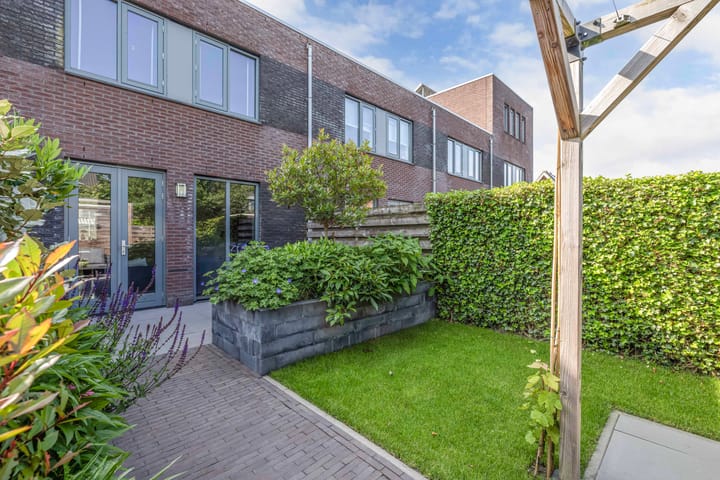 Foto 22 van Topaas 45