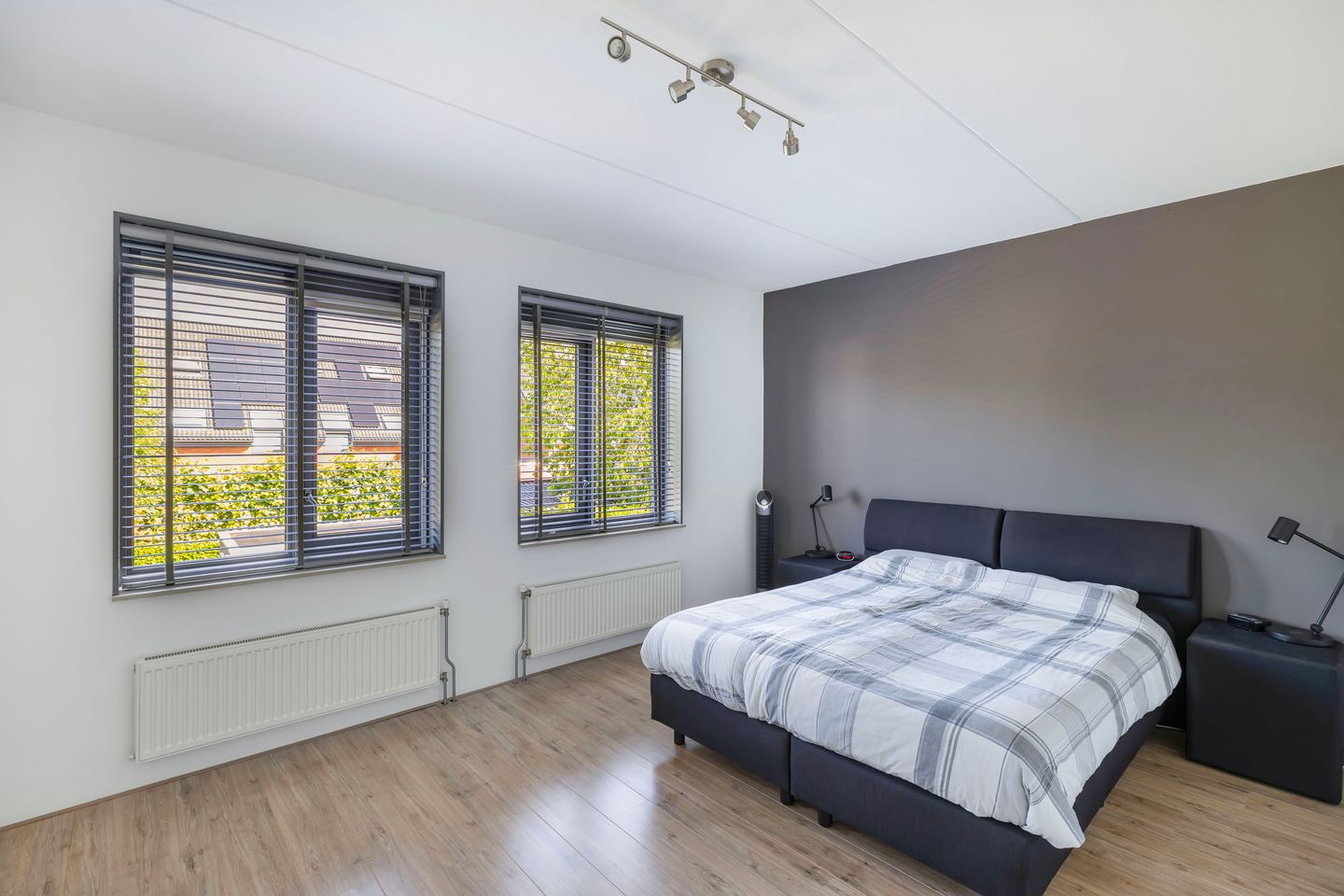 Foto 25 van Topaas 45