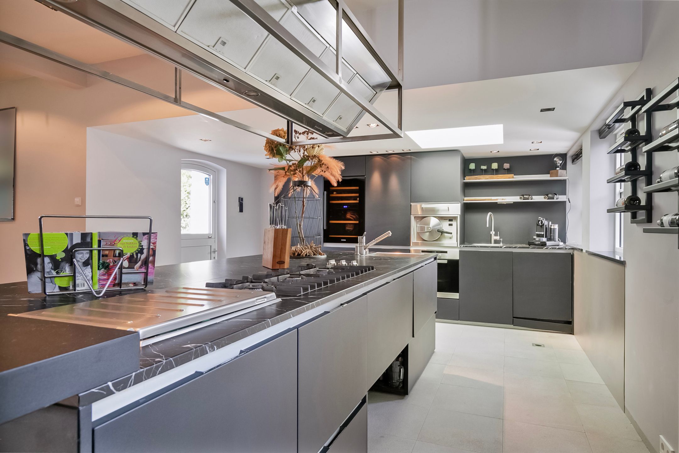 Photo 15 of Molendijk 8