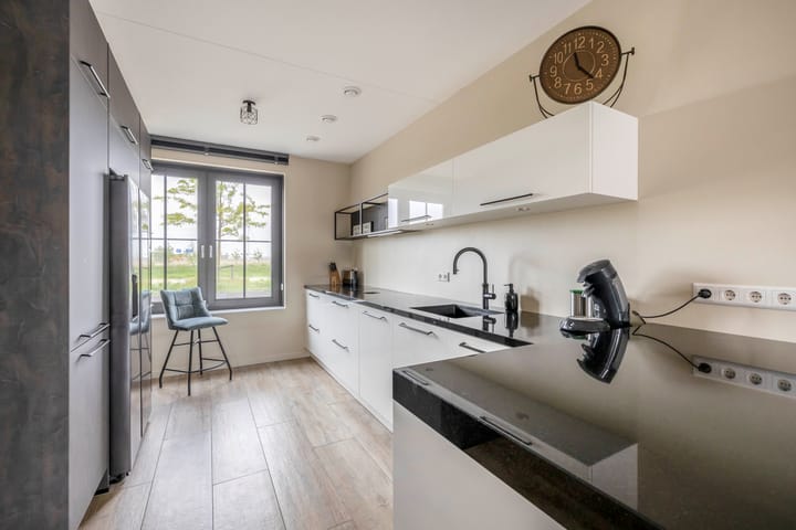 Foto 15 van Zonnebaars 39