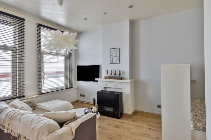 Photo 2 of Laurierstraat 19-02