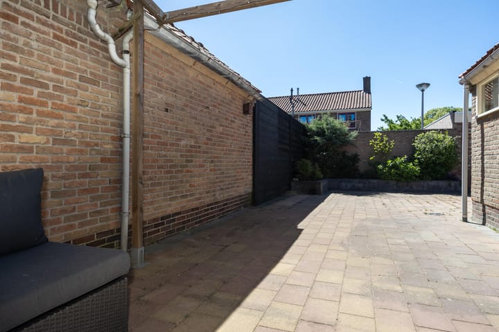 Foto 29 van Charlotte de Bourbonstraat 23