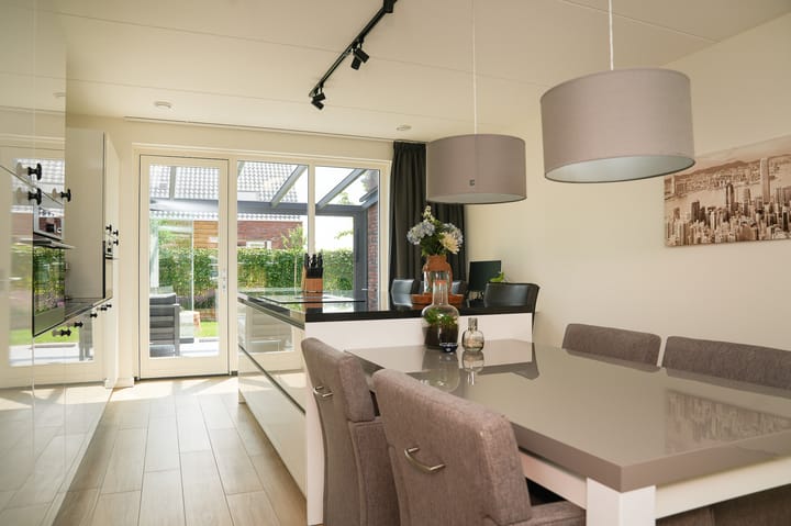 Photo 3 of Lisdoddestraat 64
