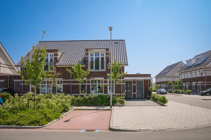 Photo 39 of Lisdoddestraat 64