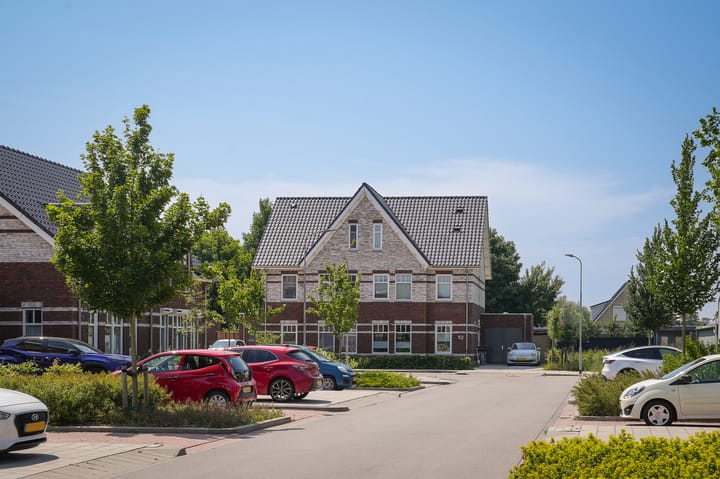 Photo 42 of Lisdoddestraat 64