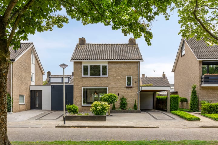 Foto 1 van Ruusbroeclaan 10