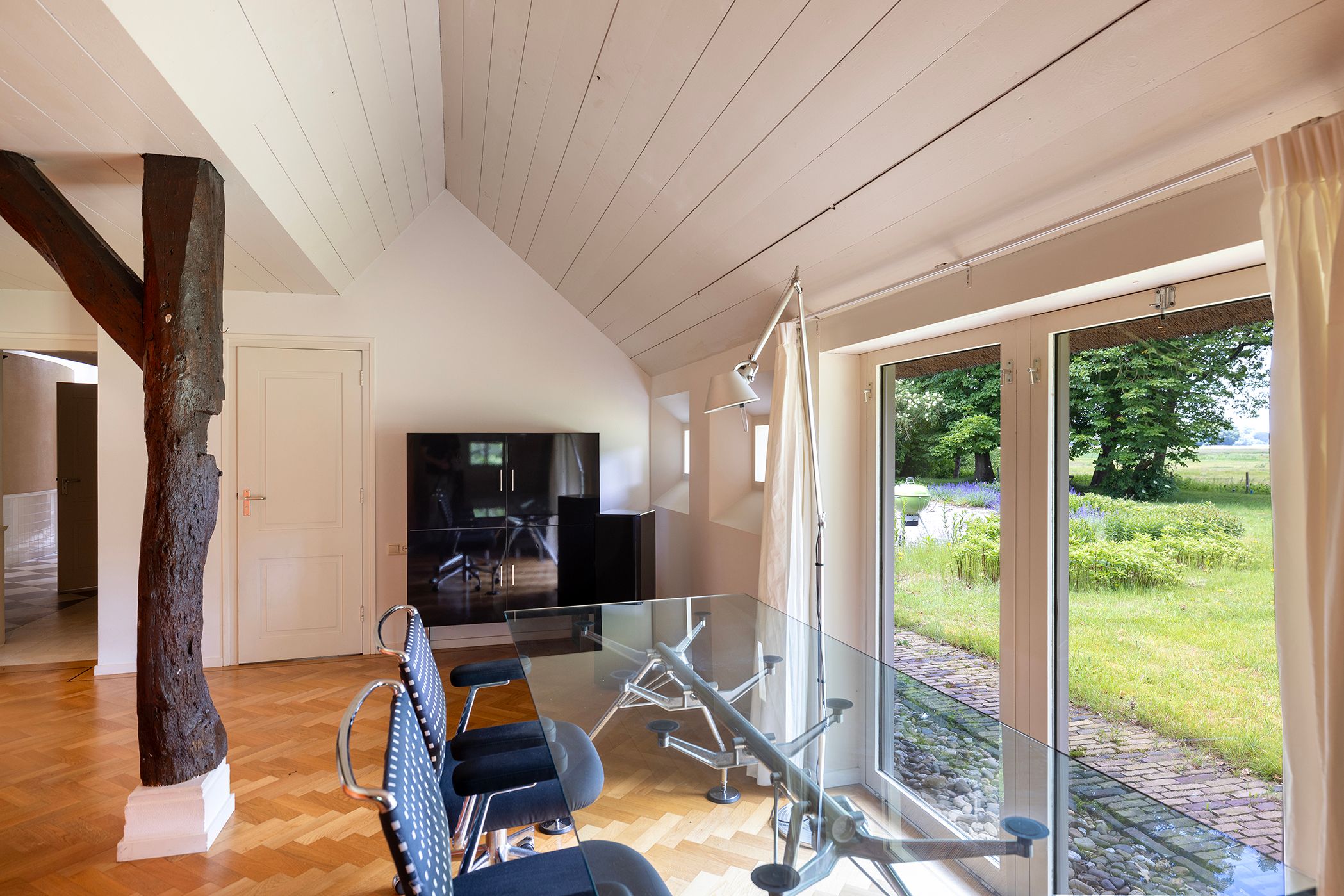 Photo 24 of Burg v Wijngaardenstraat 40