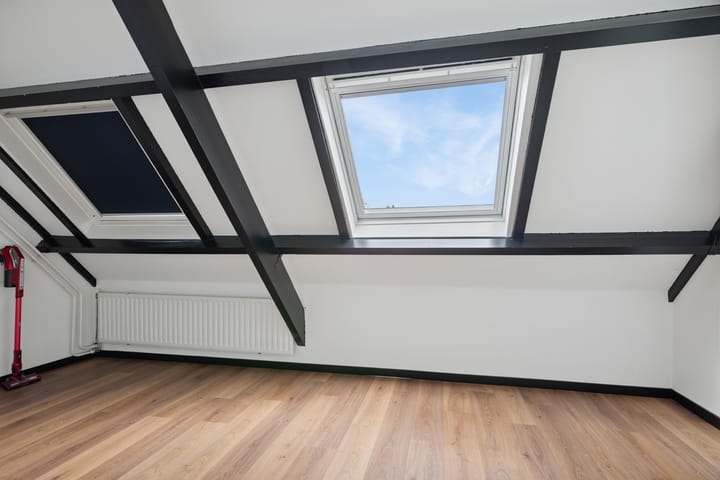 Foto 13 van Klagerstuin 34