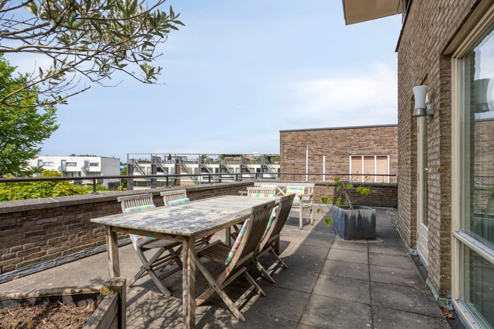 Photo 23 of Topzeil 10