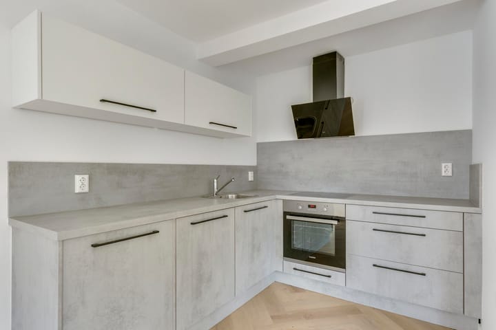 Photo 9 of Gelderstraat 56-C