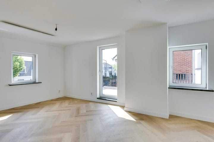 Photo 10 of Gelderstraat 56-C