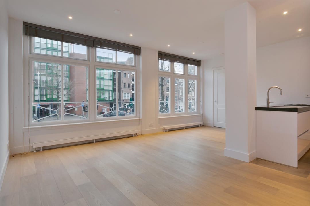 Photo 2 of Nieuwezijds Voorburgwal 118-B