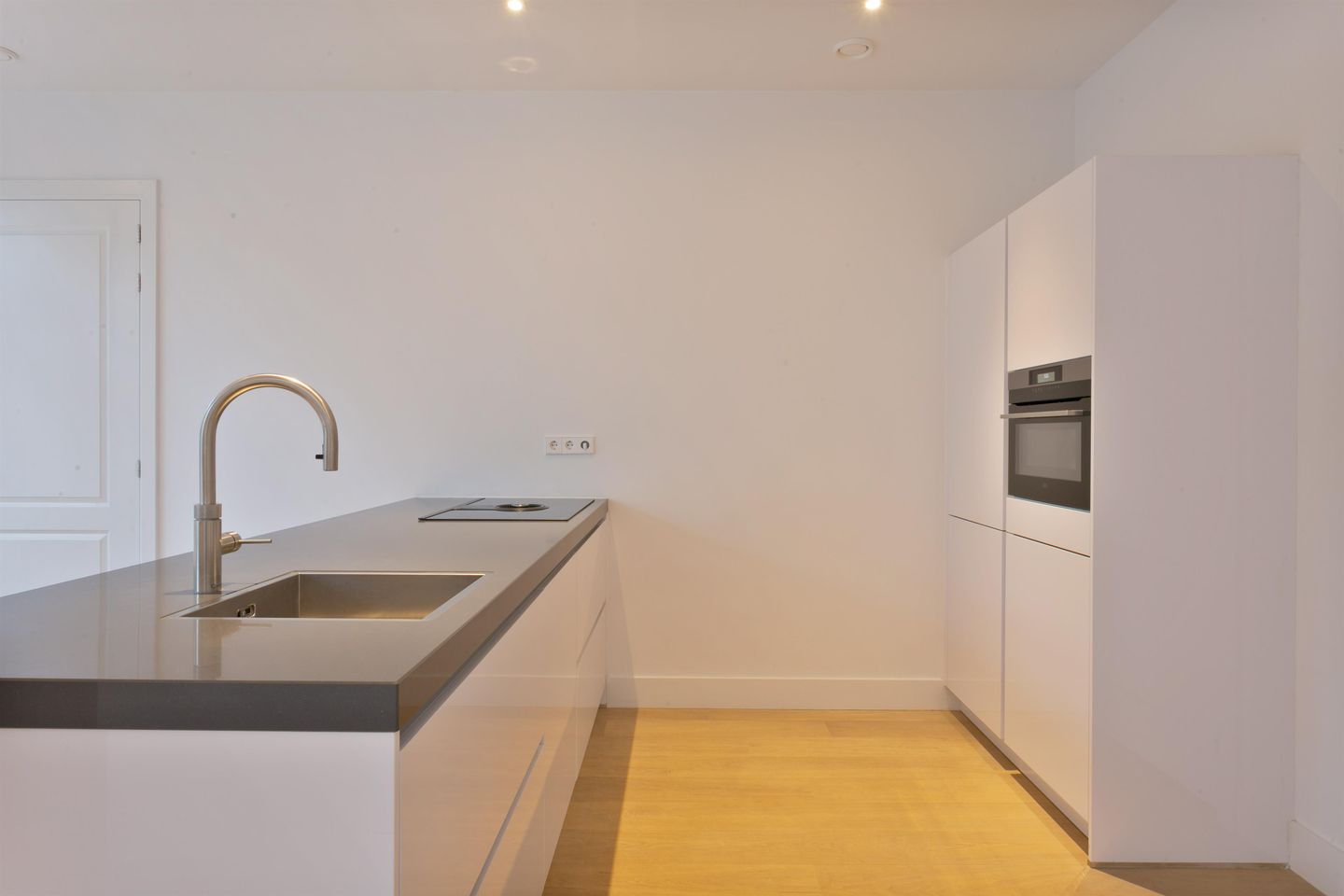 Photo 4 of Nieuwezijds Voorburgwal 118-B