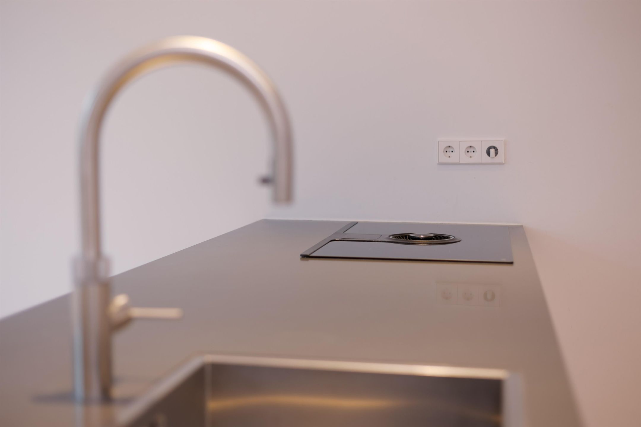 Photo 6 of Nieuwezijds Voorburgwal 118-B