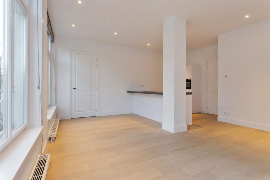 Photo 1 of Nieuwezijds Voorburgwal 118-B