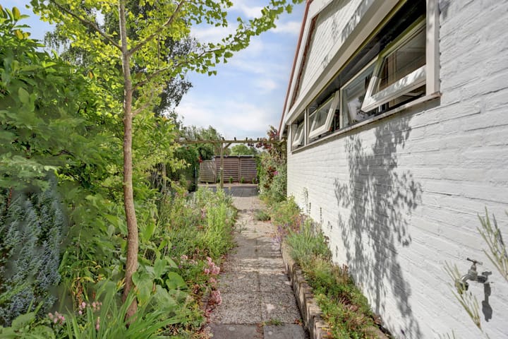 Photo 21 of Geertruidaweg 88