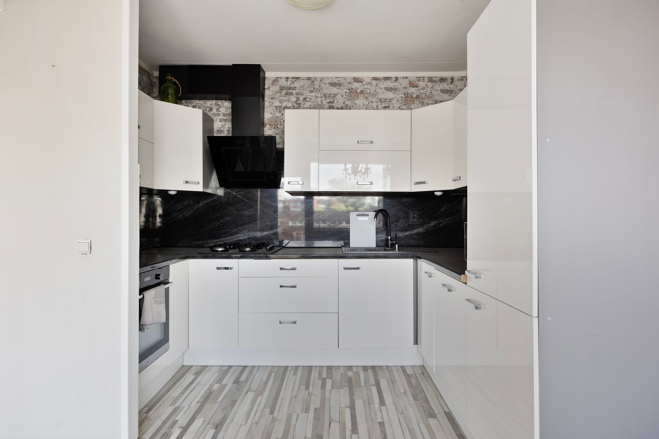 Foto 12 van Strevelsweg 227