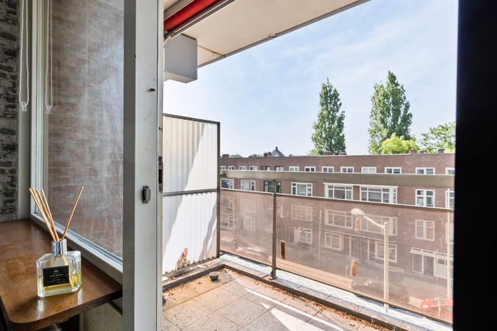 Foto 15 van Strevelsweg 227