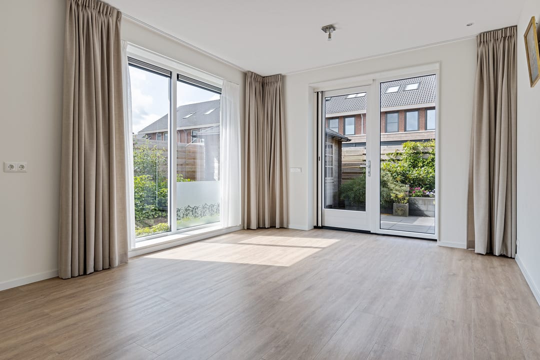 Photo 2 of Delfstraat 46