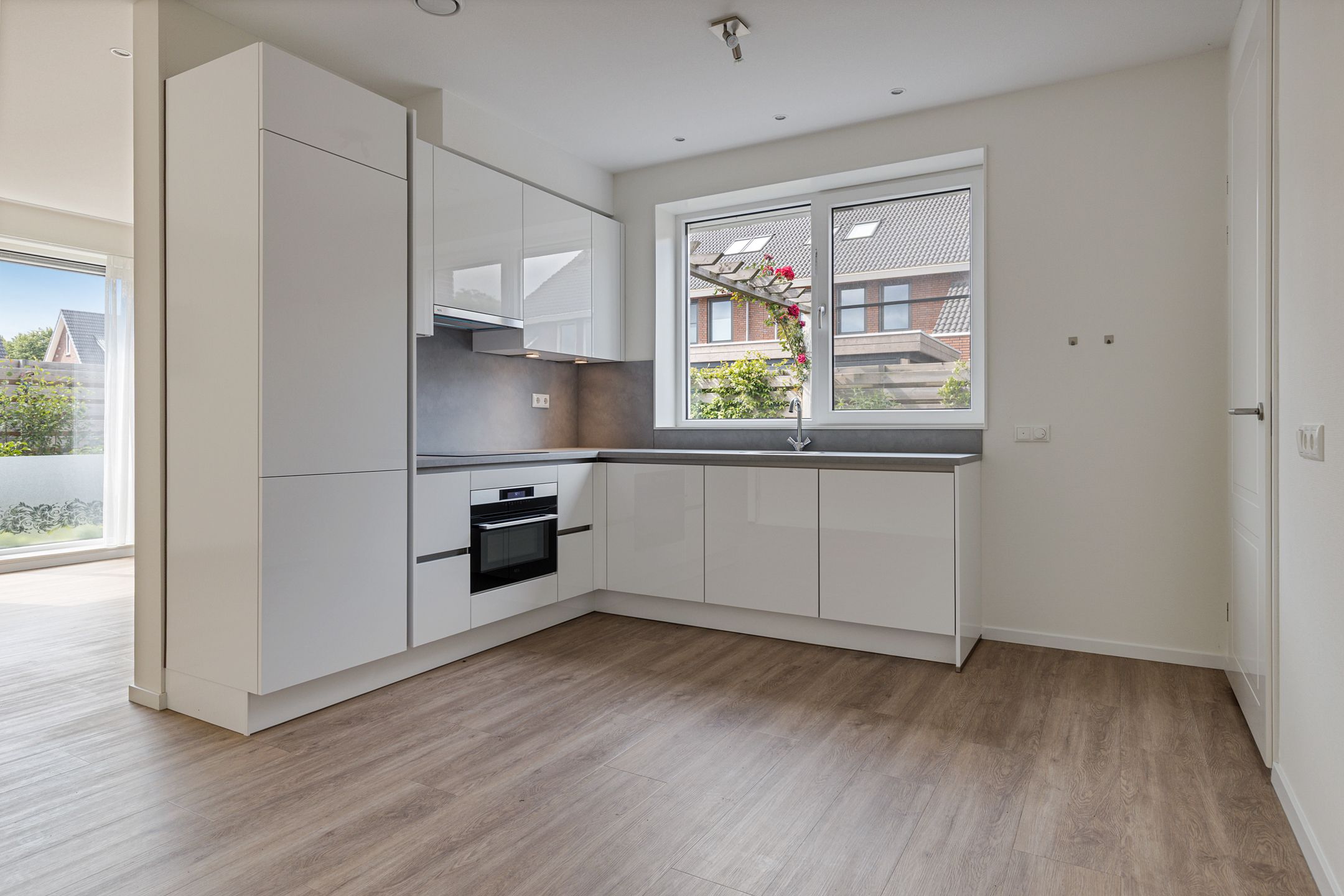 Photo 3 of Delfstraat 46