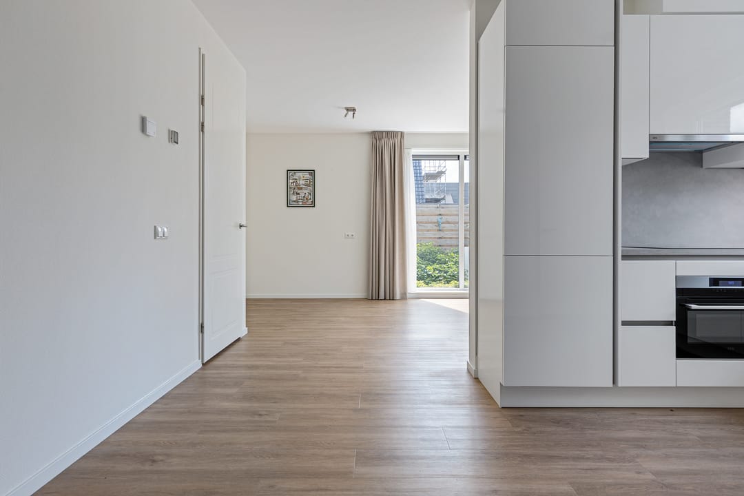 Photo 11 of Delfstraat 46