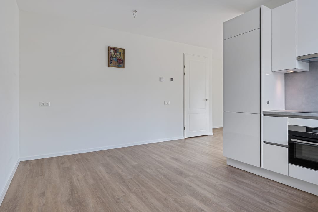 Photo 13 of Delfstraat 46